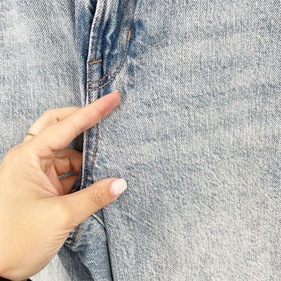 American Eagle Mom Straight Jean Size 10  Blue Light Wash Ripped Rigid Cotton - Picture 13 of 13